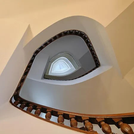 Crisol Almirante 4* Φερόλ