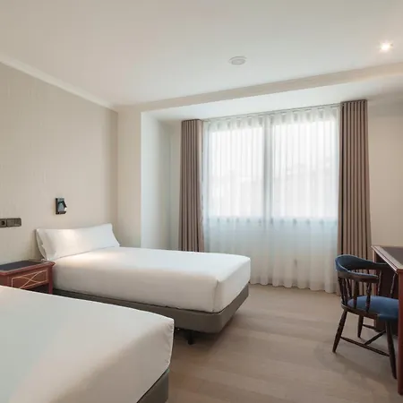 Crisol Almirante 4* Феррол